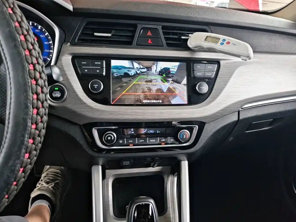 Geely Vision X3 — миниатюра 9