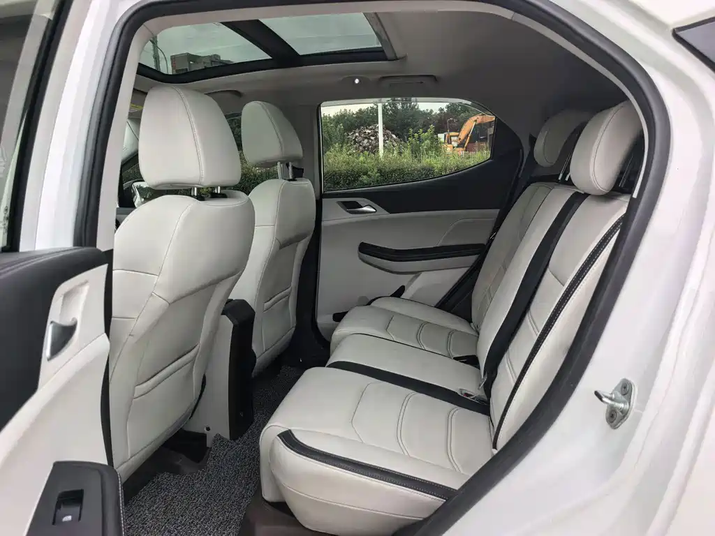 BYD Yuan Pro - фото 6