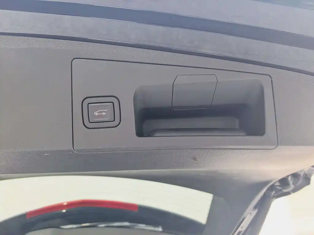 Cadillac XT5 — миниатюра 18