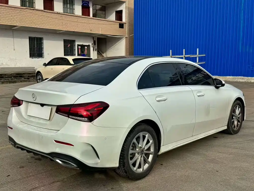 MERCEDES-BENZ A CLASS