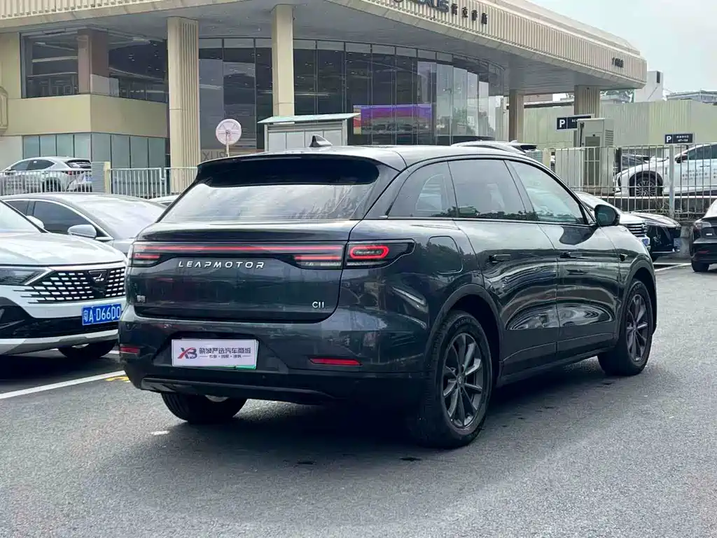 ZERO-RUNNING CAR ZERO RUN C11