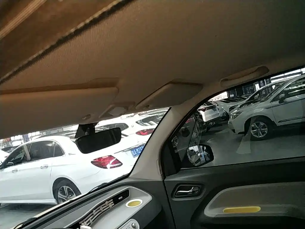 Wuling MINIEV — миниатюра 18