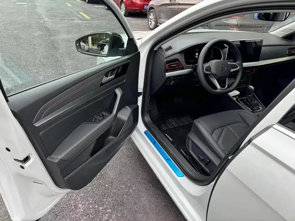 Volkswagen Lavida 2024 300TSI DSG Lead