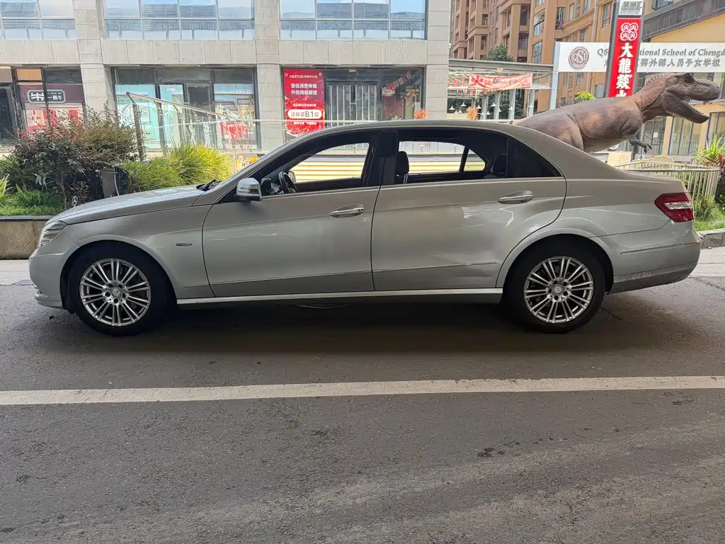 Mercedes-Benz E-Class — миниатюра 4