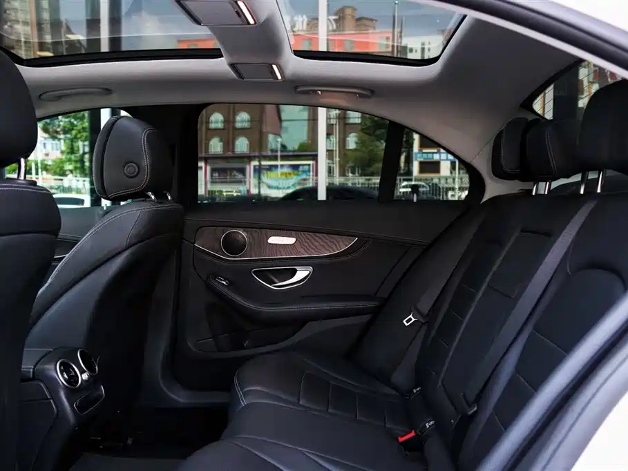 Mercedes-Benz C-Class — миниатюра 8