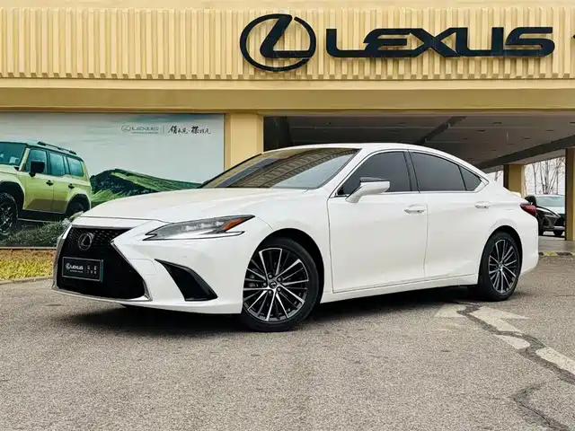 LEXUS ES 2023
