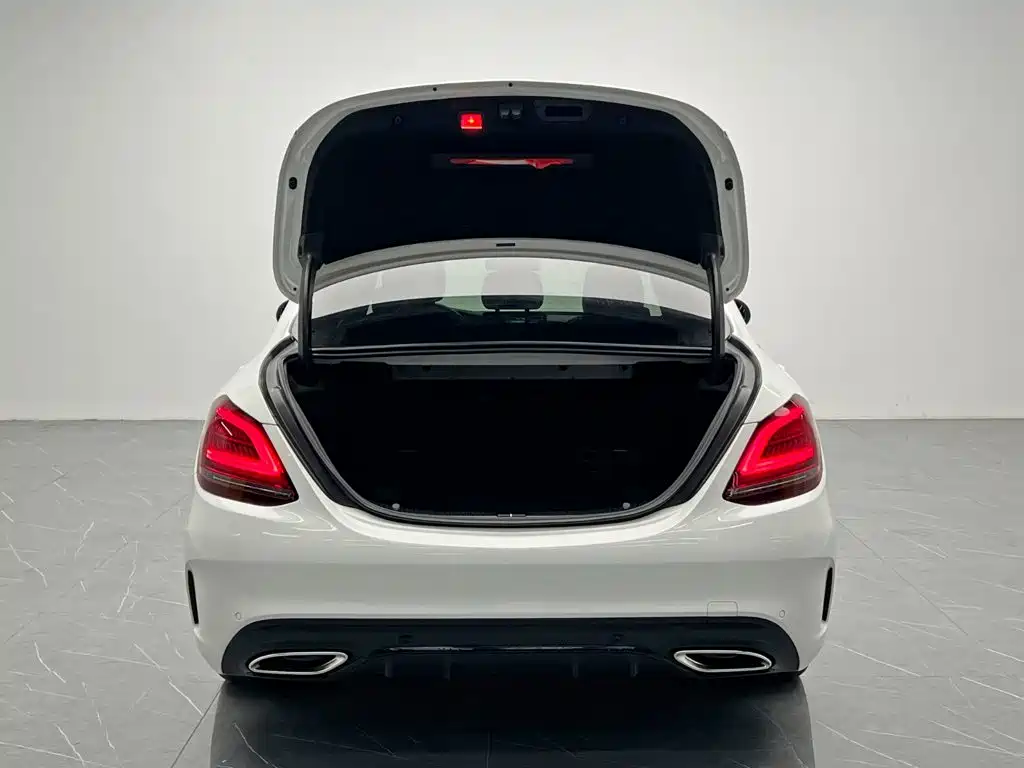Mercedes-Benz C-Class — миниатюра 11