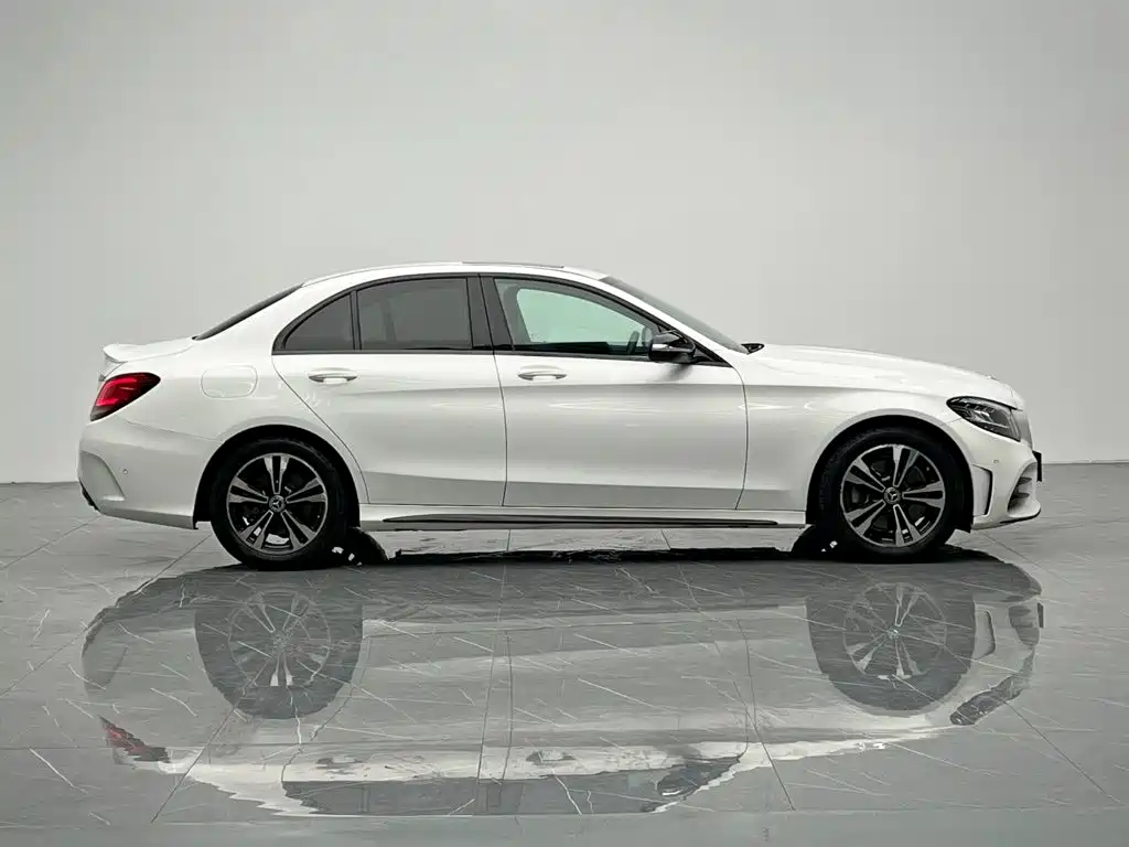 Mercedes-Benz C-Class — миниатюра 7