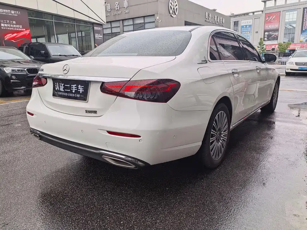 Mercedes-Benz E-Class — миниатюра 10