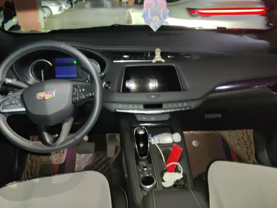 Cadillac XT4 — миниатюра 12