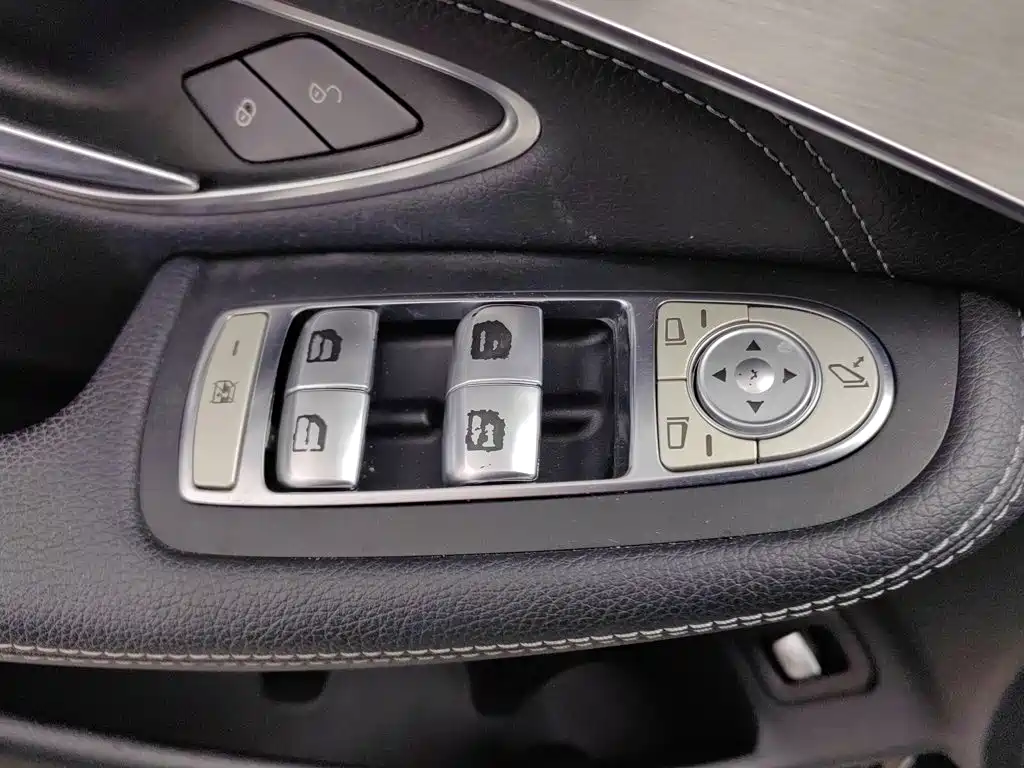 Mercedes-Benz GLC — миниатюра 9