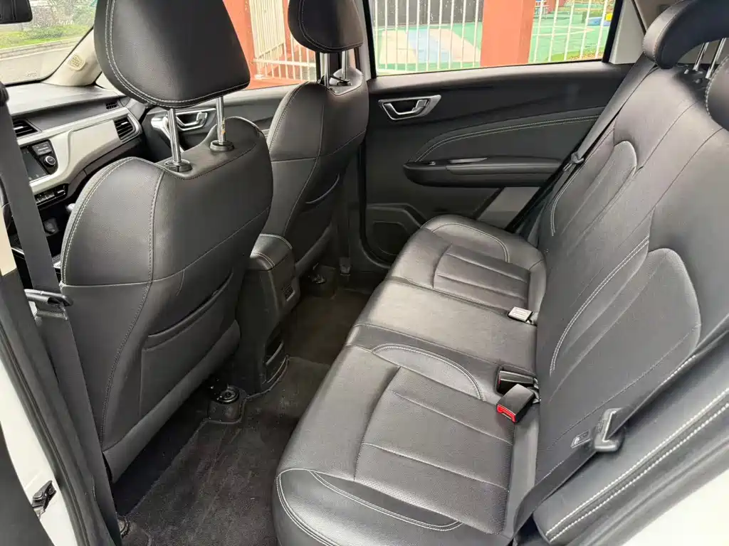 Geely Vision X3 — миниатюра 9