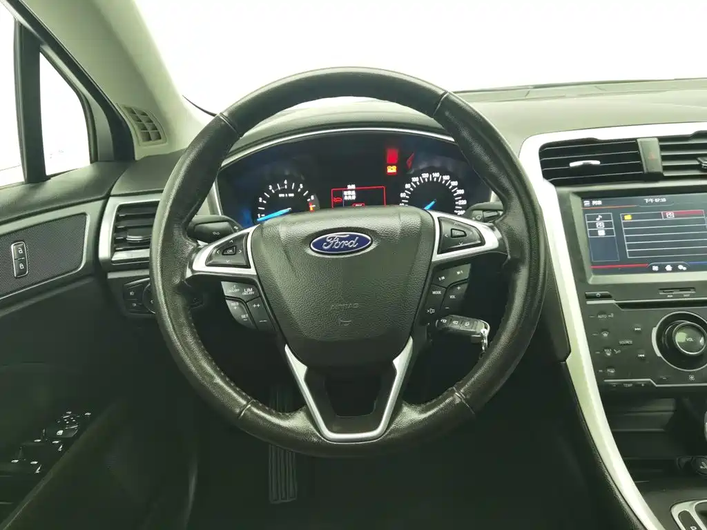Ford Mondeo — миниатюра 11