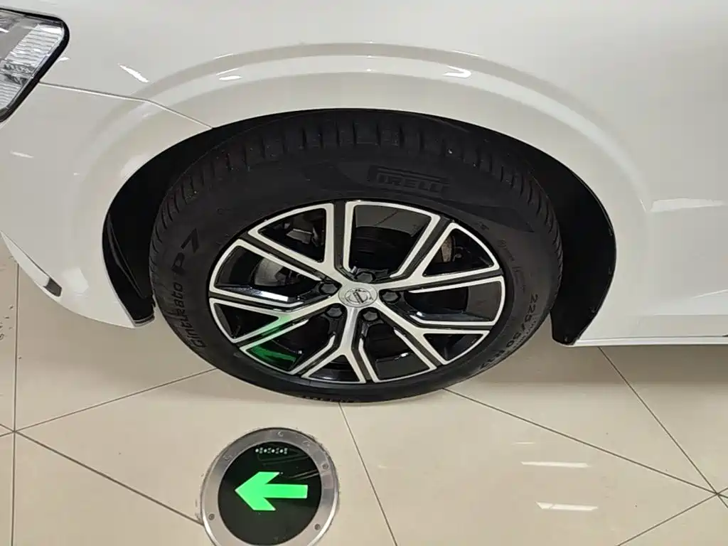 Volvo S60 — миниатюра 23