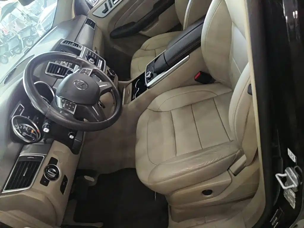 Mercedes-Benz M-Class — миниатюра 15