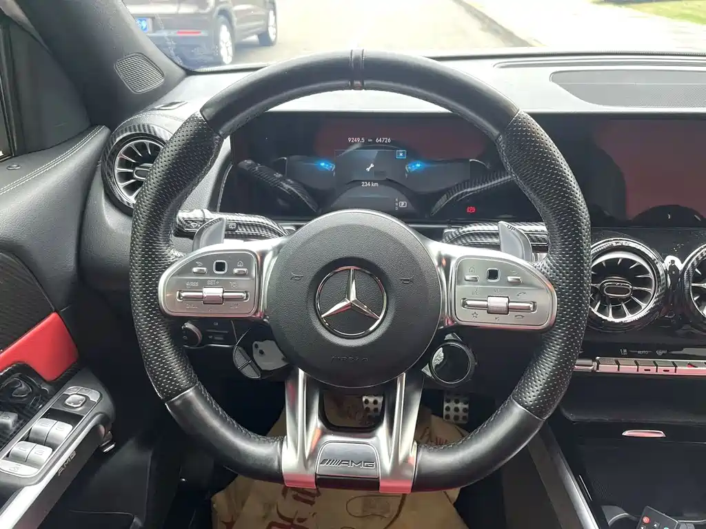 Mercedes-Benz GLB AMG — миниатюра 7