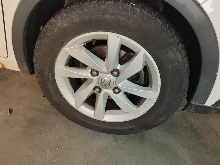 Baojun 310W — миниатюра 6