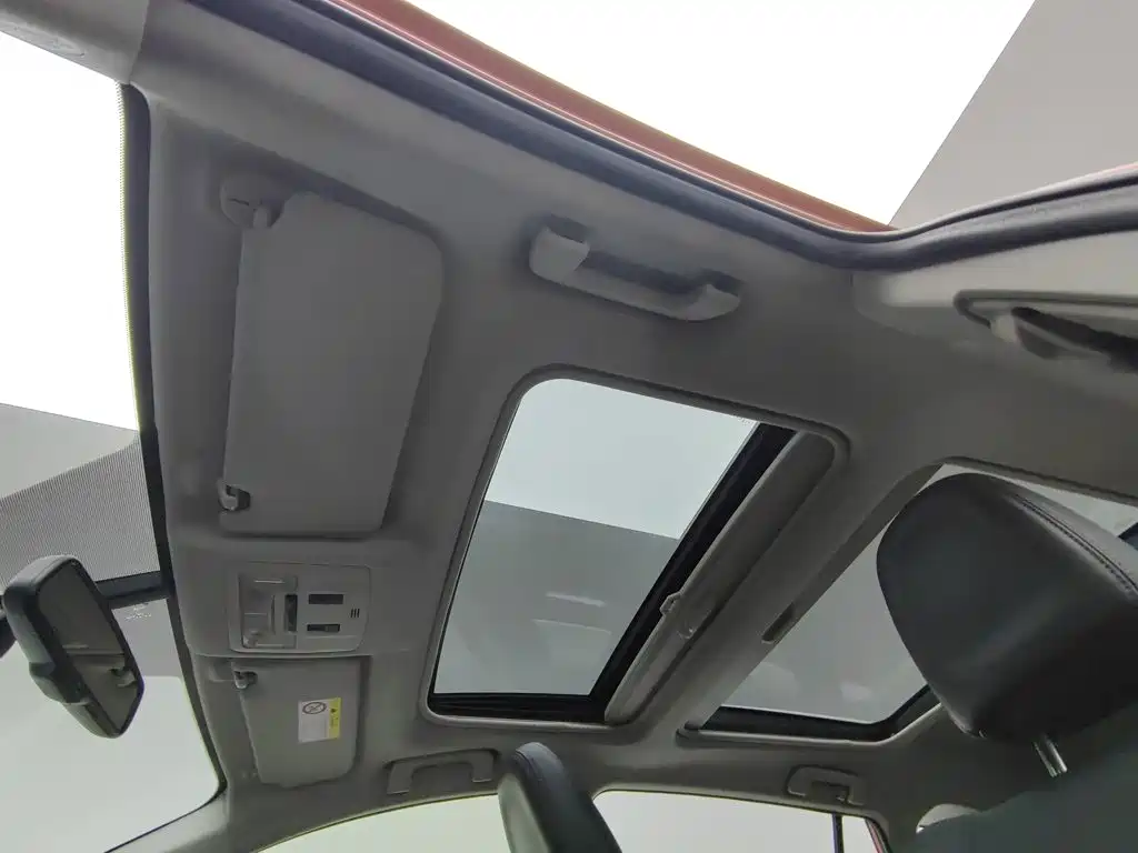 Toyota RAV4 — миниатюра 14