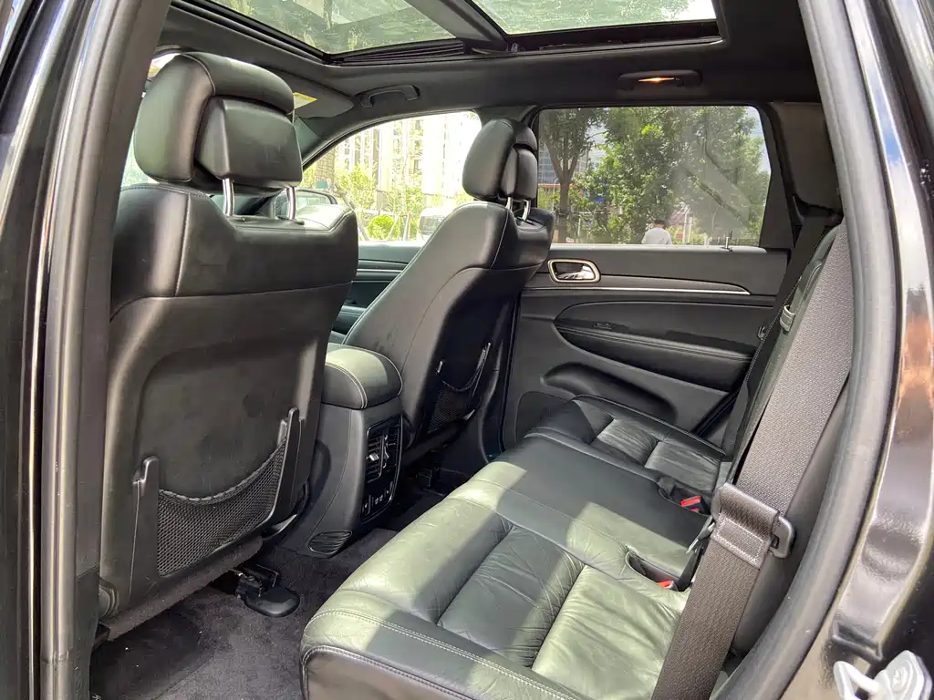 Jeep Grand Cherokee (Import) 3.0L Comfort Enjoy Navigation Edition, фото 10