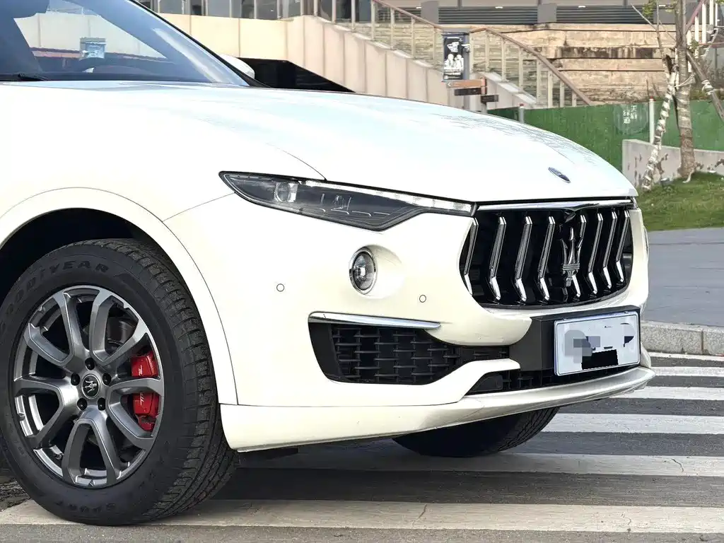 Maserati Levante — миниатюра 3
