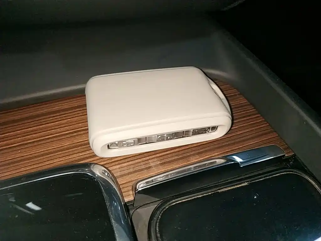 Volvo XC60 PHEV — миниатюра 9