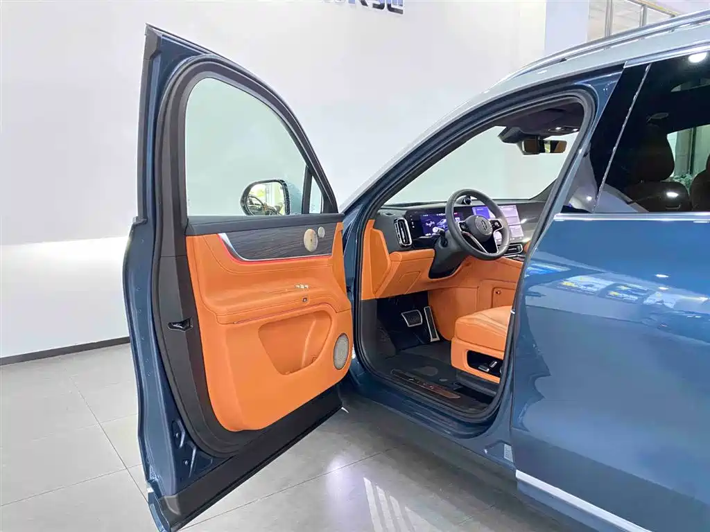 AITO ASK THE WORLD M9