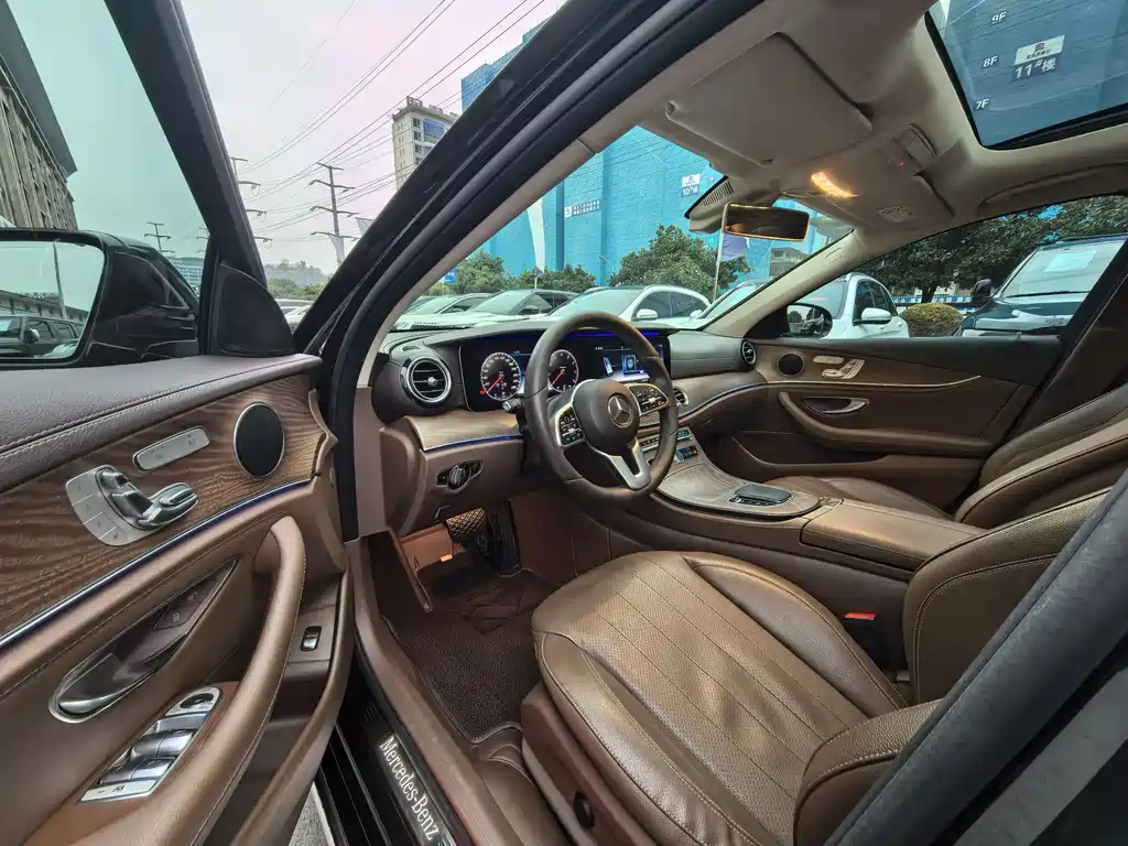 MERCEDES-BENZ E CLASS