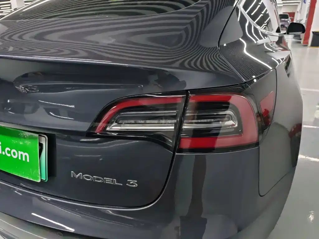Tesla Model 3 — миниатюра 8