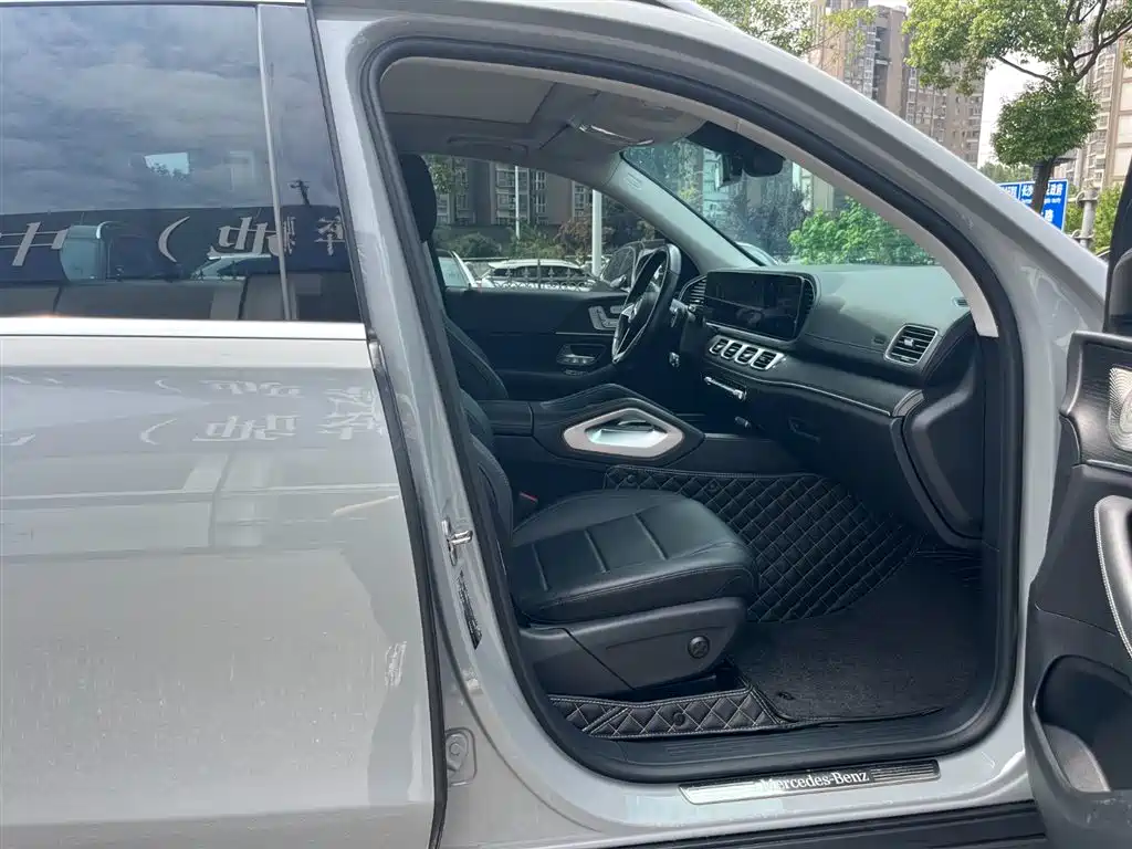 Mercedes-Benz GLE (Import) — миниатюра 12