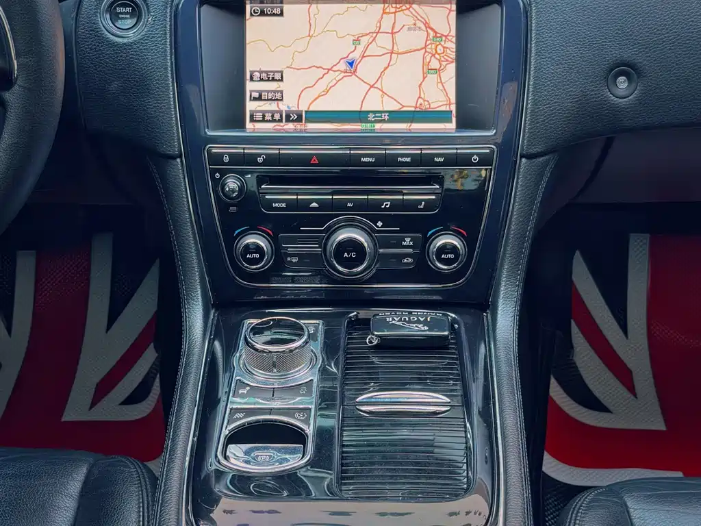 Jaguar XJ — миниатюра 12