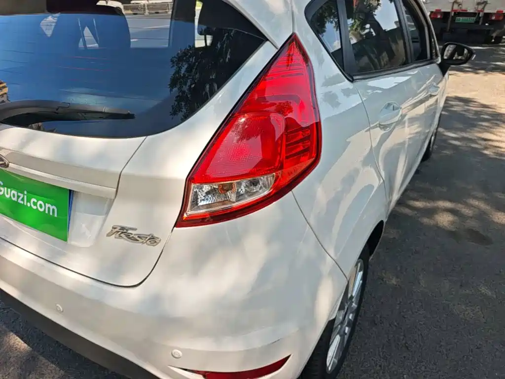 Ford Fiesta — миниатюра 8