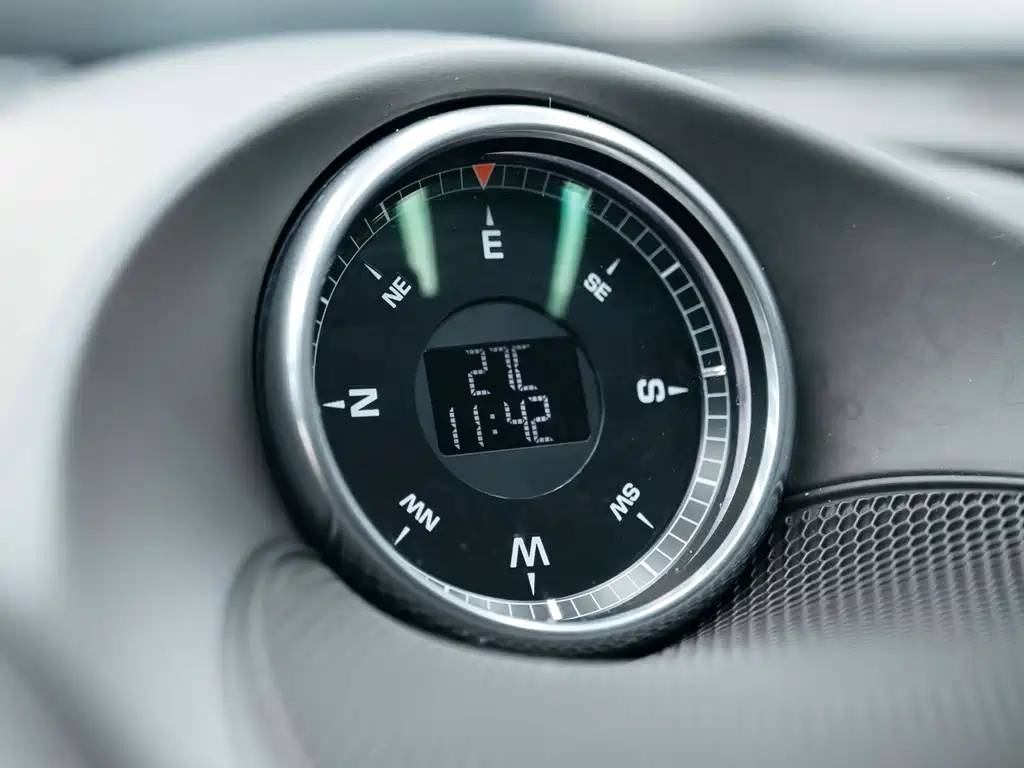 Porsche Cayenne — миниатюра 23