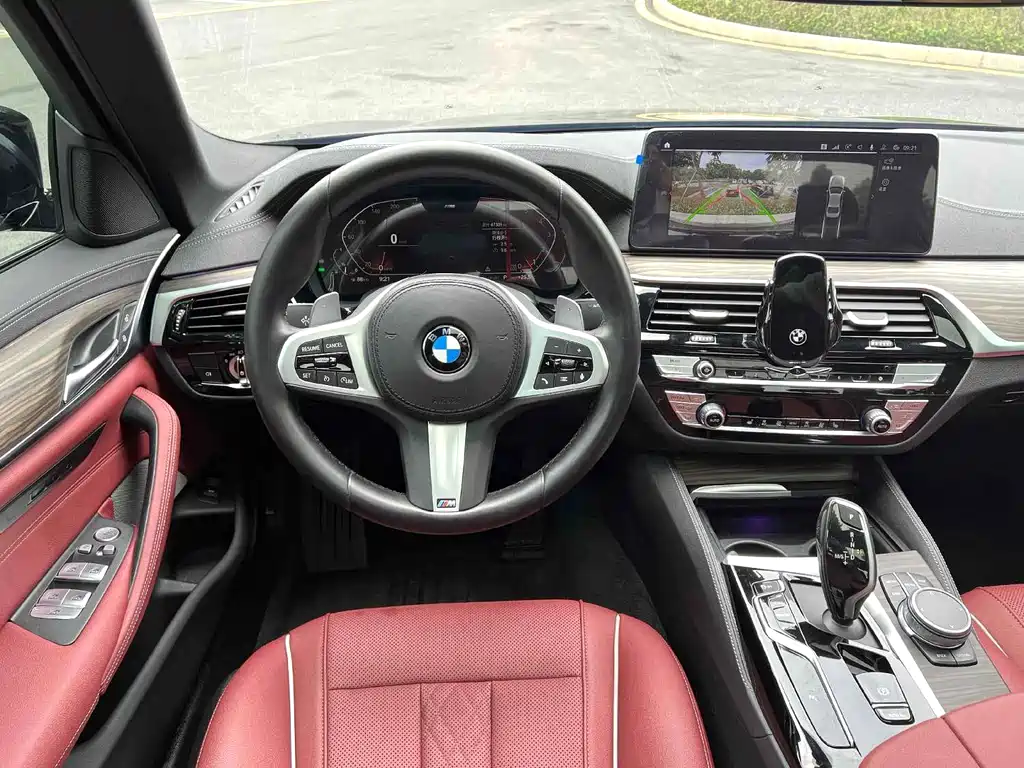 BMW 5 Series — миниатюра 14