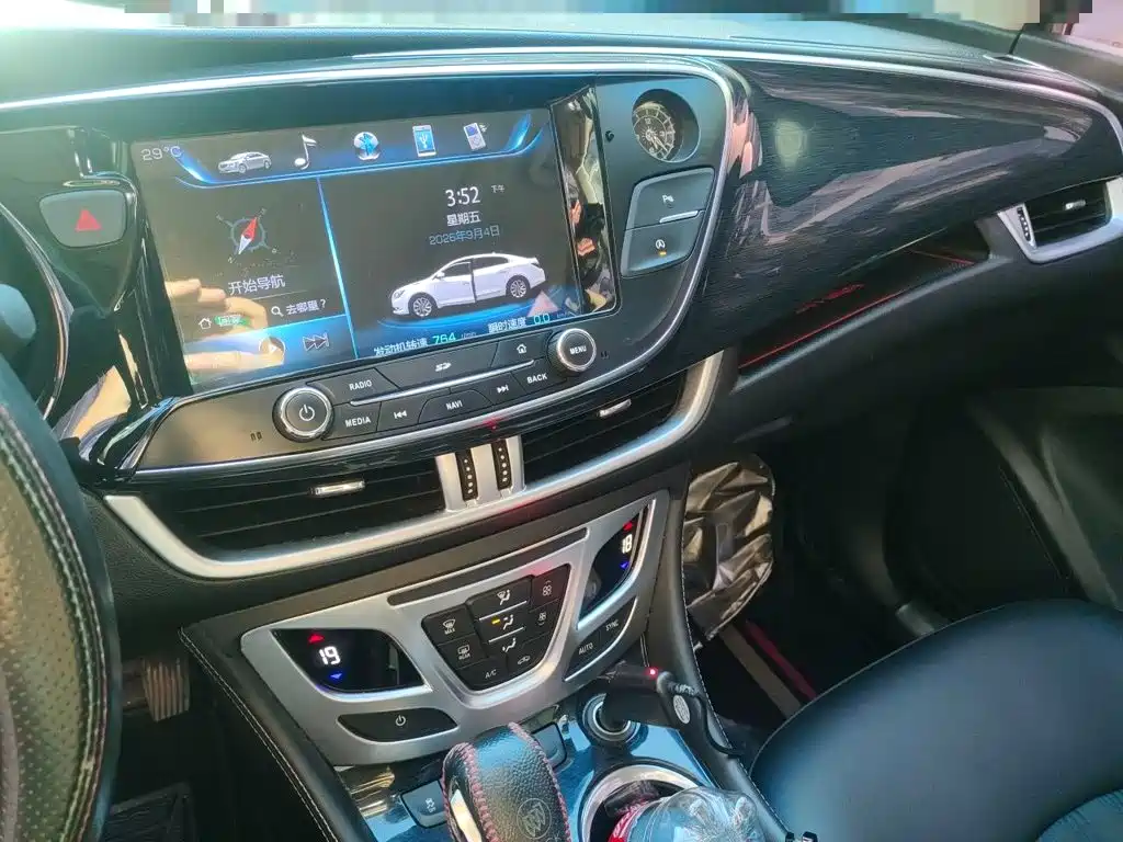 Buick Envision Plus — миниатюра 9