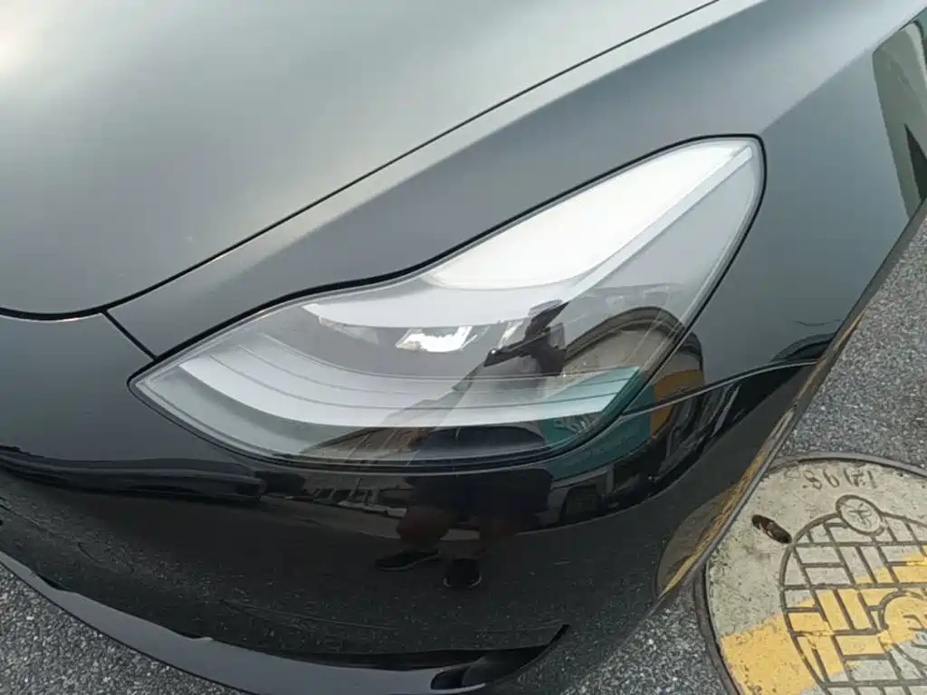 Tesla Model 3 — миниатюра 24