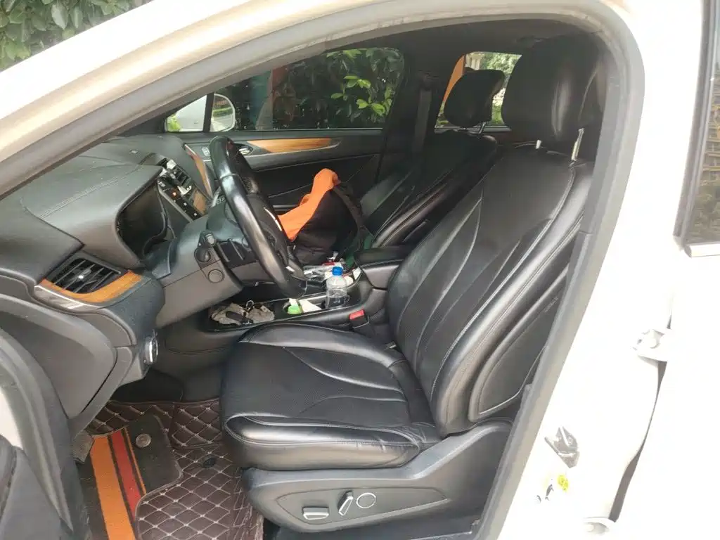 Lincoln MKC — миниатюра 11