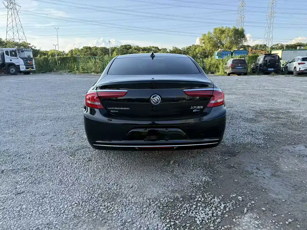 Buick LaCrosse — миниатюра 10