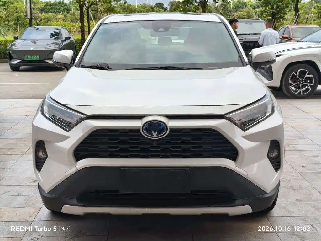 Toyota RAV4 — миниатюра 2