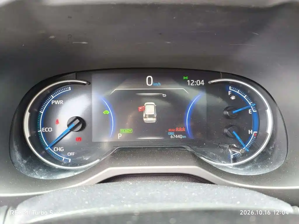 Toyota RAV4 — миниатюра 4
