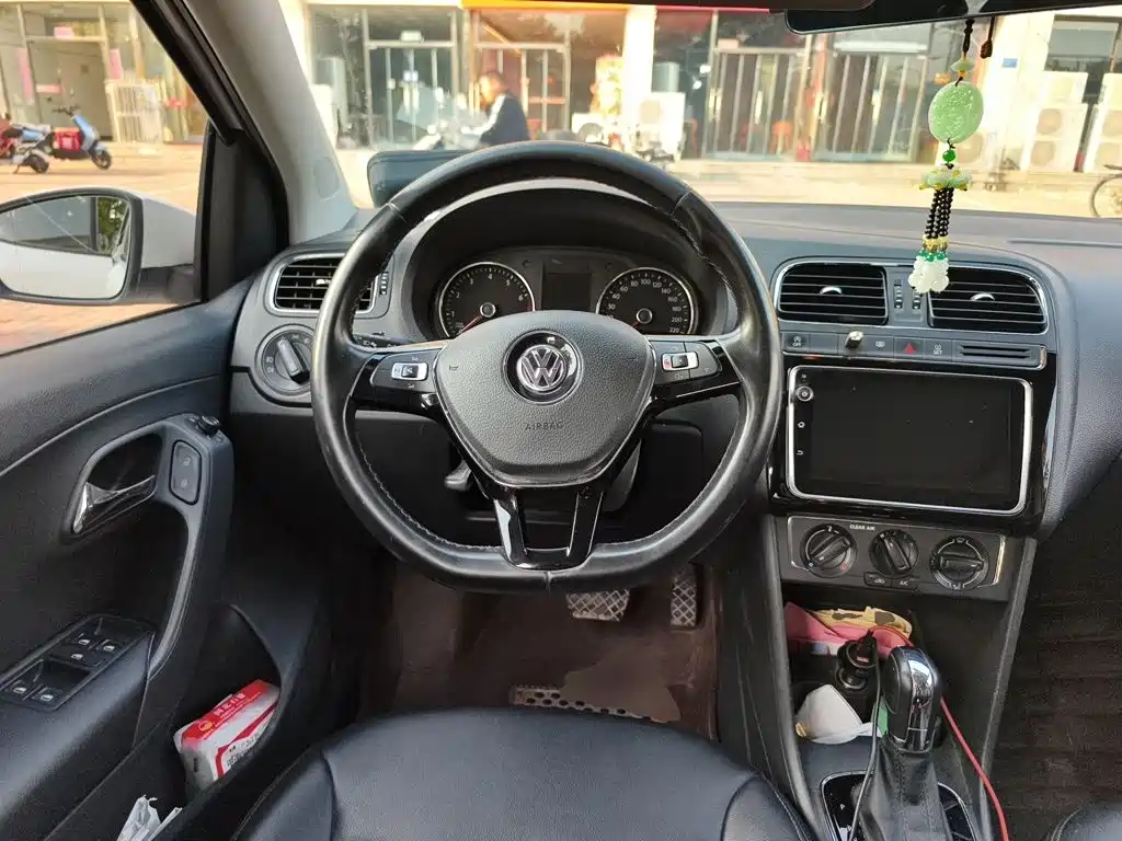Volkswagen Polo — миниатюра 6
