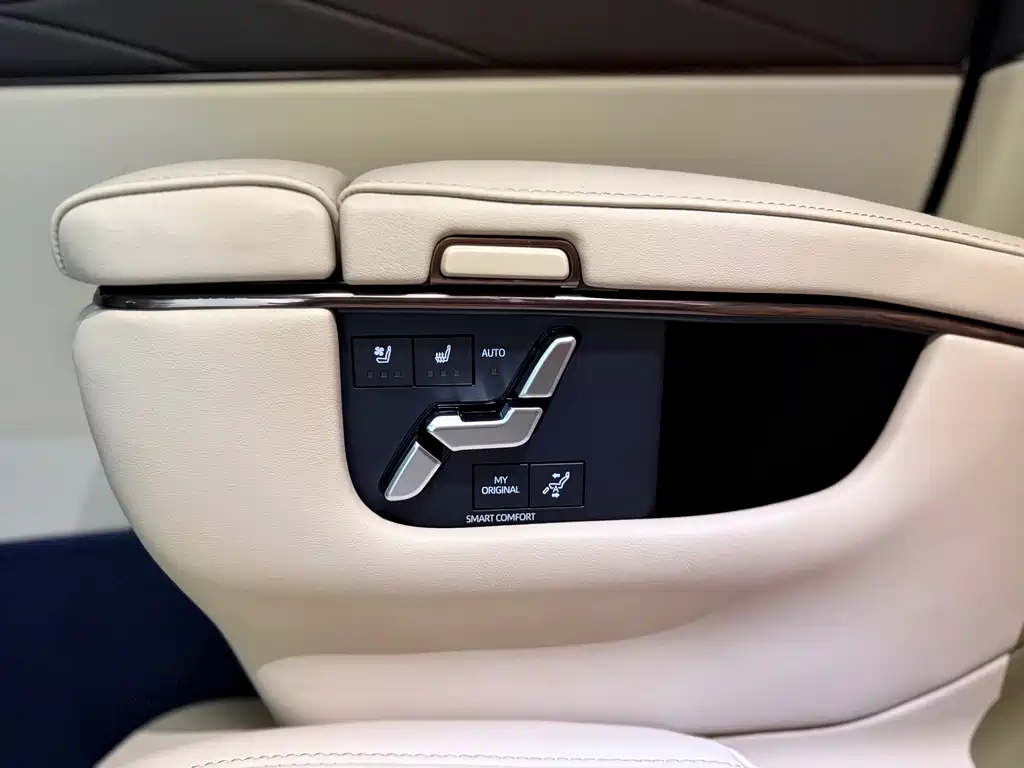 Toyota Alphard - фото 18