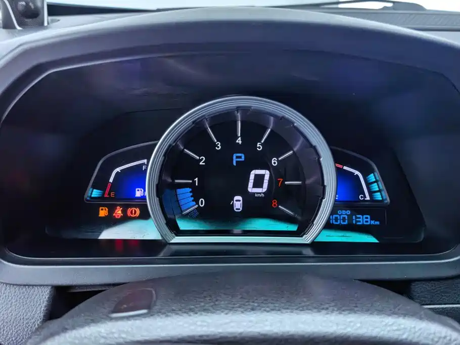Luxgen U6 — миниатюра 14