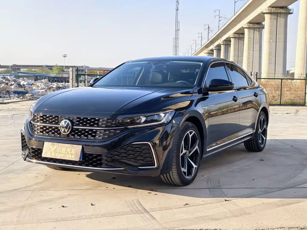 Volkswagen Passat 2024