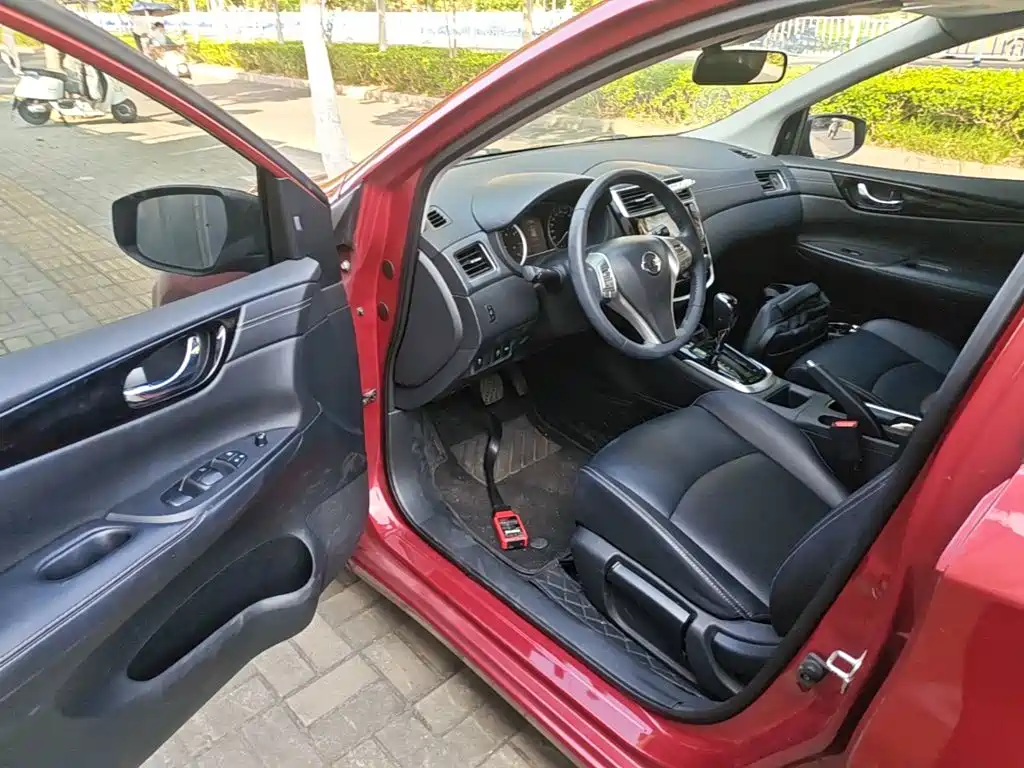 Nissan Tiida — миниатюра 16