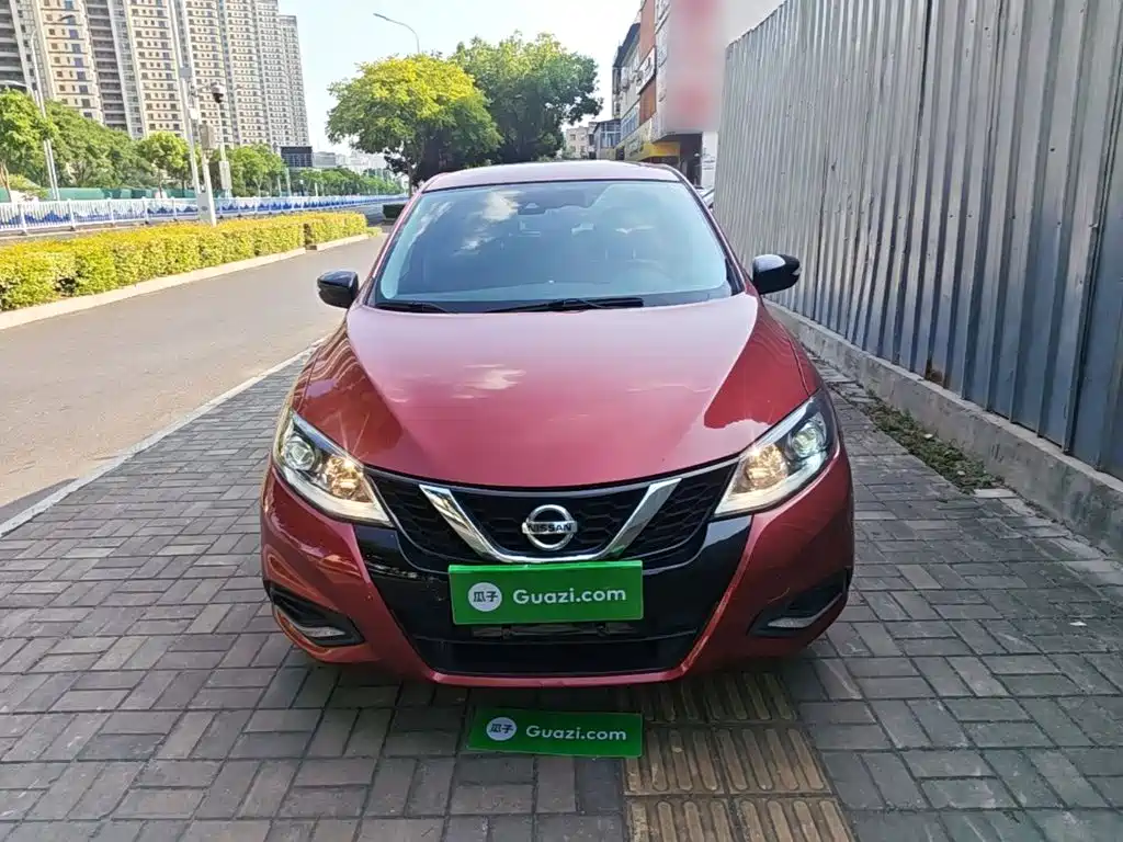 Nissan Tiida — миниатюра 3