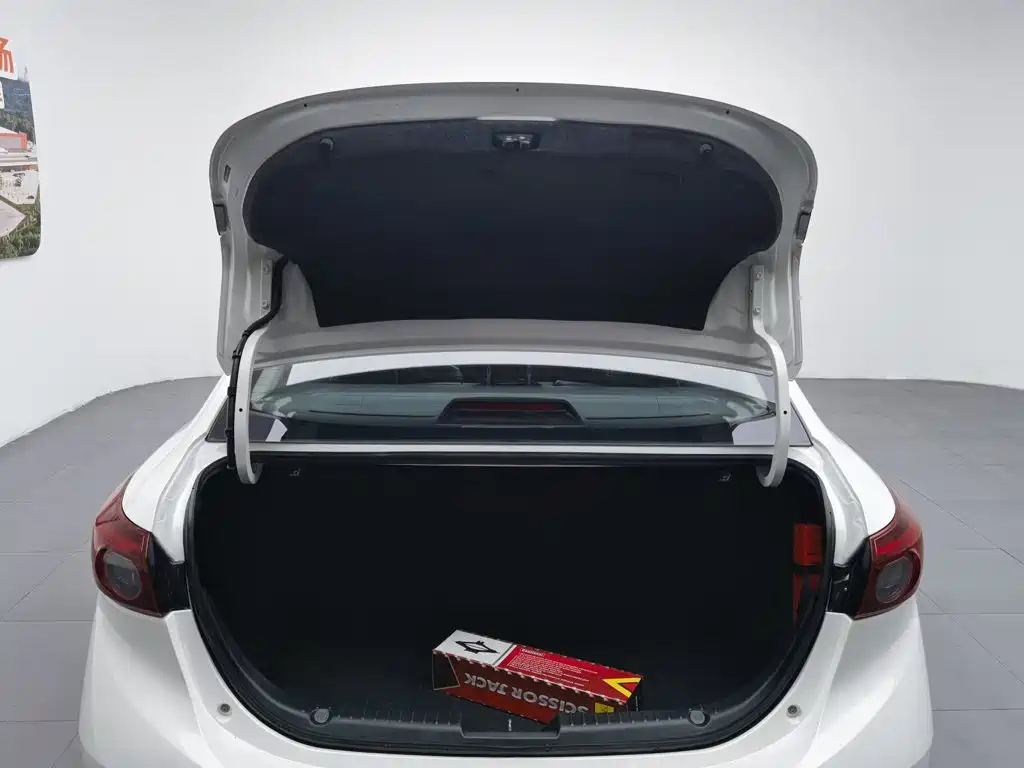Mazda 3 Axela — миниатюра 16