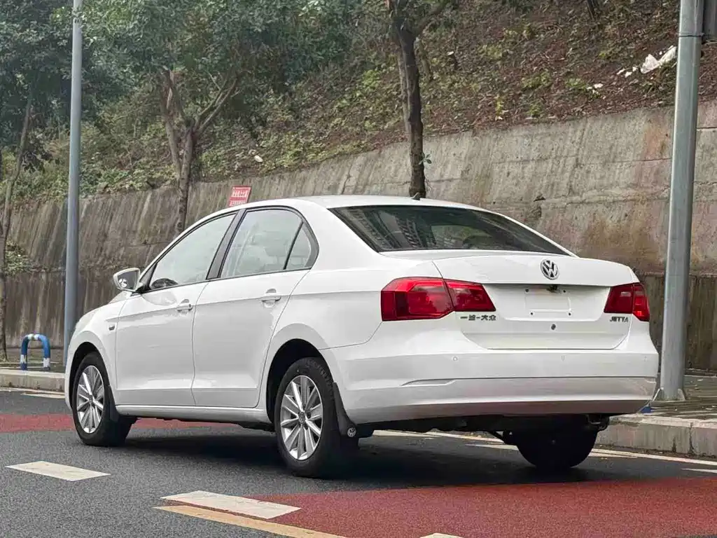 Volkswagen Jetta — миниатюра 4