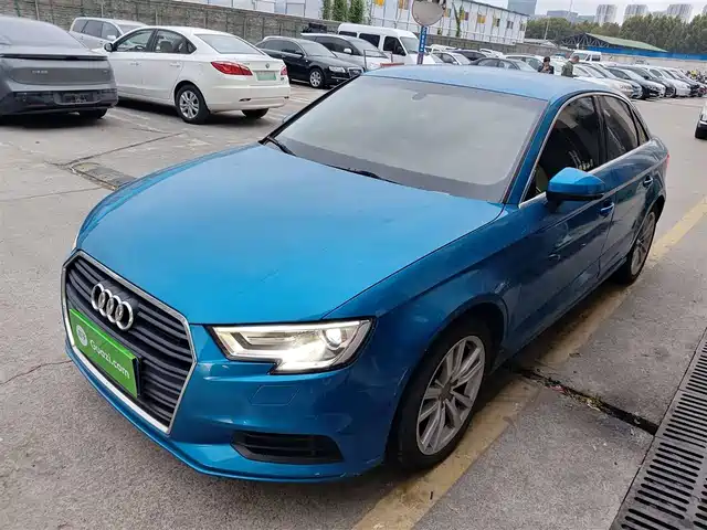 AUDI  A3 2018