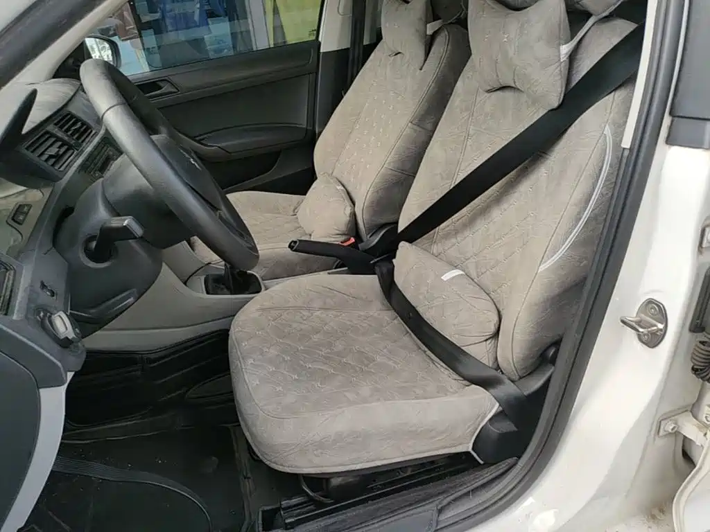 Skoda Rapid — миниатюра 15