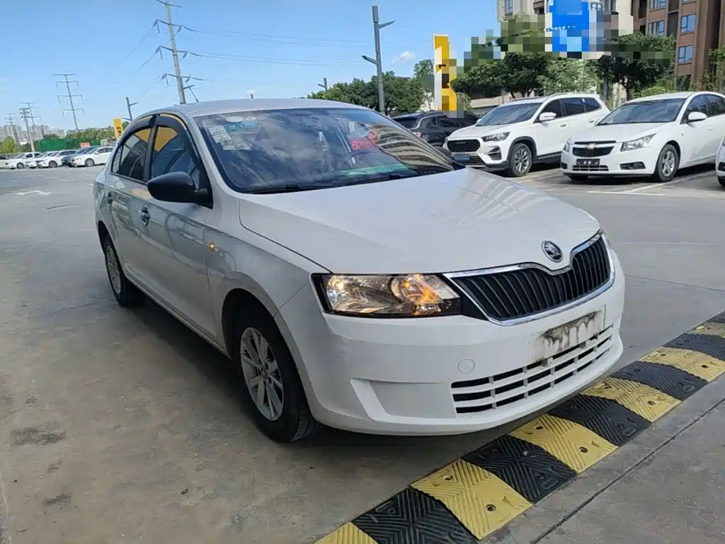 Skoda Rapid — миниатюра 4